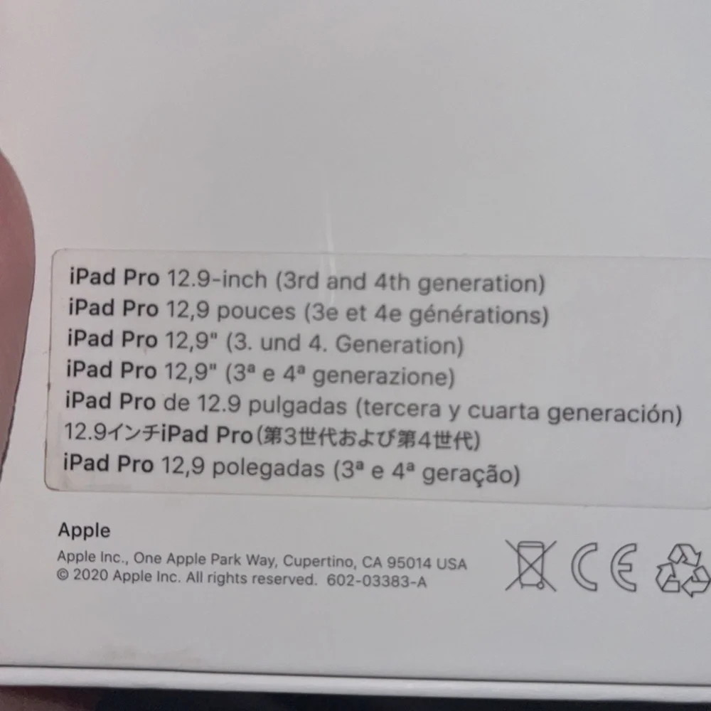 NWOT iPad Pro Smart Keyboard Folio